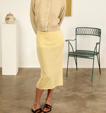Load image into Gallery viewer, Women’s Solid Light Yellow Fitted Midi Pencil Skirt